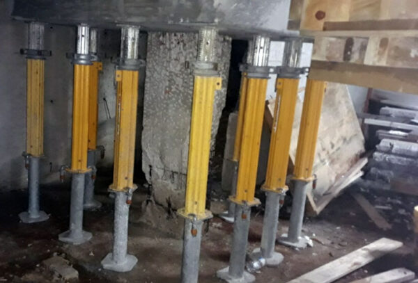 When structural elements fail or show signs of distress, immediate action is critical. Emergency shoring provides temporary support to stabilize compromised buildings, preventing further damage and ensuring the safety of occupants and workers.